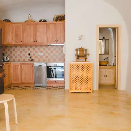 Flora's House & Cave Winery