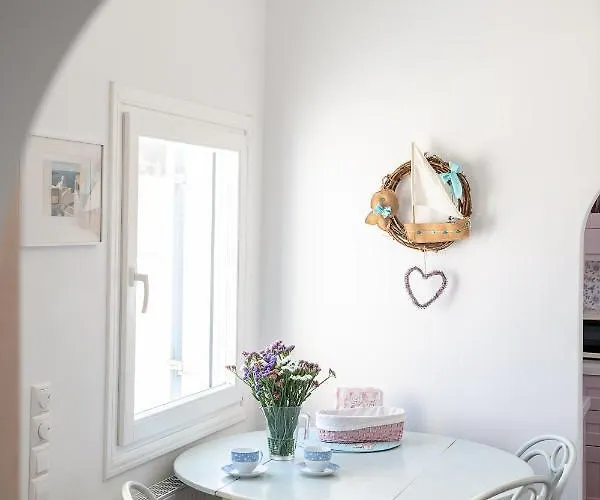 Flora's House & Cave Winery Pýrgos