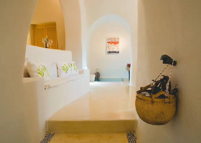 Flora's House & Cave Winery Ferienhaus *