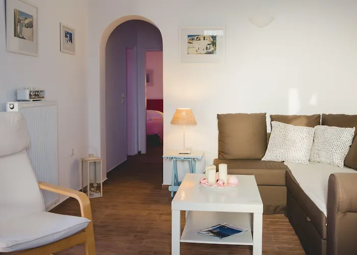 Flora's House & Cave Winery * Pýrgos