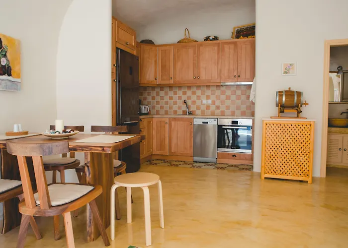 Flora's House & Cave Winery Ferienhaus *