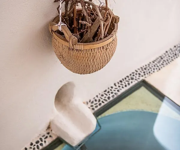 Flora's House & Cave Winery Ferienhaus *