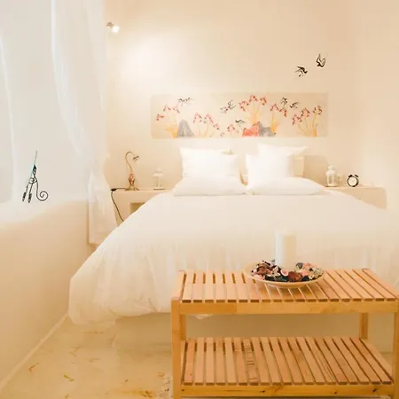 Flora's House & Cave Winery 피르고스