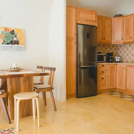 Flora's House & Cave Winery *