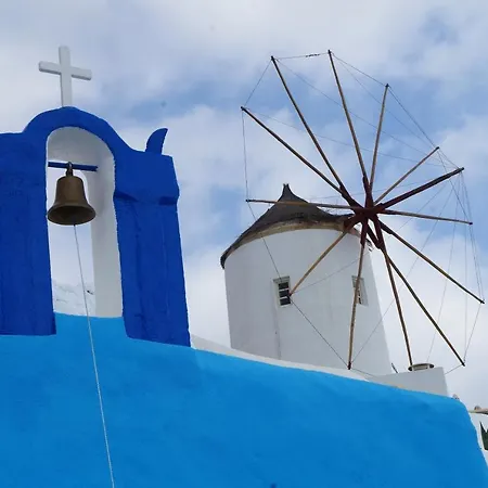 Flora's House & Cave Winery Pýrgos