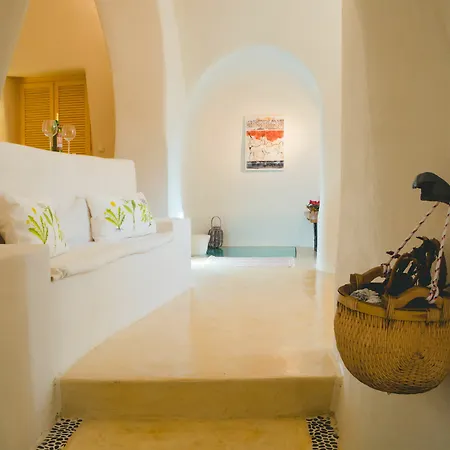 Flora's House & Cave Winery * Pyrgos Kallistis