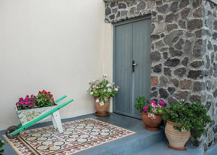 Tatil Evi Flora's House & Cave Winery Pýrgos