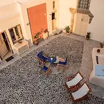 Flora's House & Cave Winery * Pyrgos Kallistis
