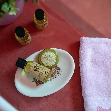 Flora's House & Cave Winery * Pýrgos