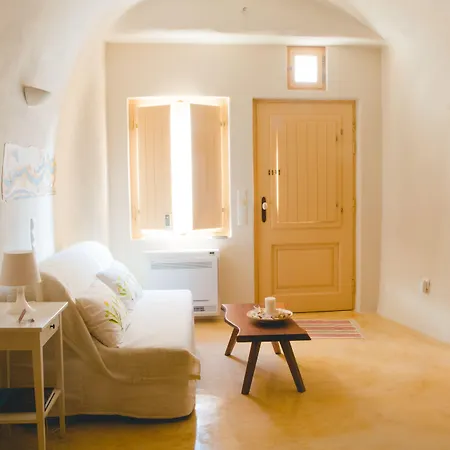 Flora's House & Cave Winery Vakantiehuis Pýrgos