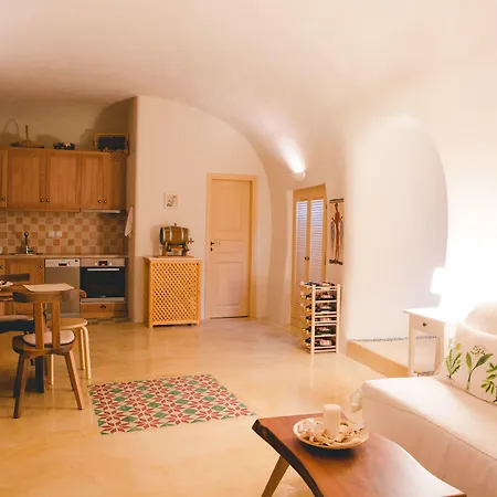 Flora's House & Cave Winery Vakantiehuis