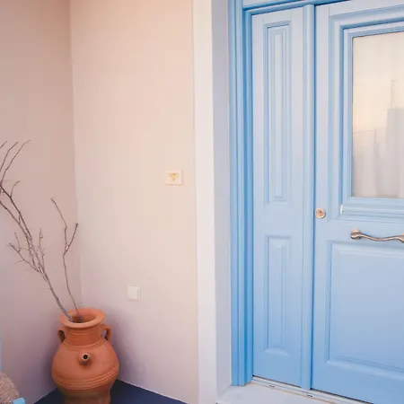 Flora's House & Cave Winery Pýrgos