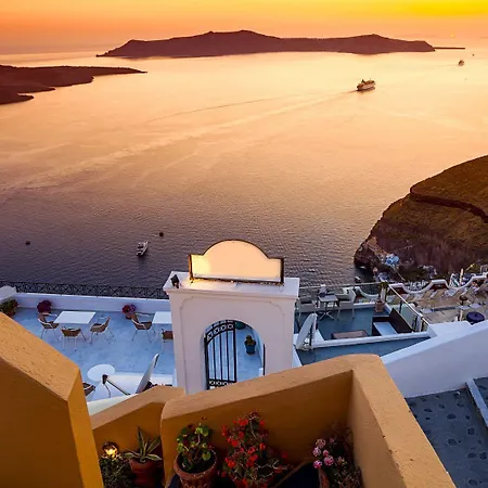 Flora's House & Cave Winery Pýrgos