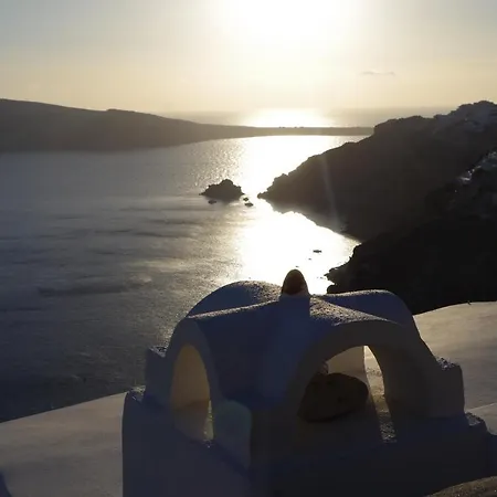 Flora's House & Cave Winery * Pýrgos