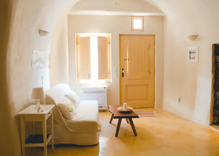 Flora's House & Cave Winery Holiday home Pyrgos Kallistis