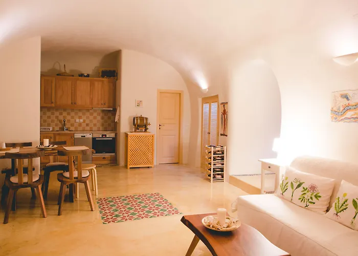 Flora's House & Cave Winery Holiday home