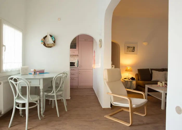 Flora's House & Cave Winery Holiday home Pyrgos Kallistis