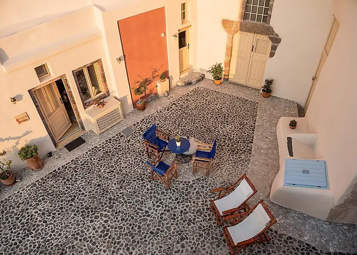 Flora's House & Cave Winery * Pyrgos Kallistis